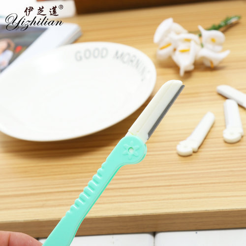 Триммер для бровей с 3 сменными лезвиями