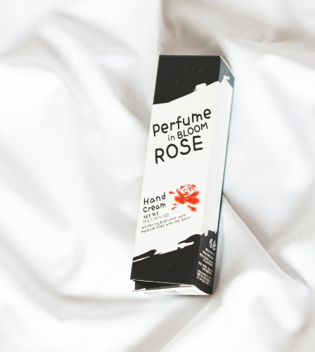 Calmia Парфюмированный крем для рук с ароматом розы Perfume in Bloom Rose Hand Cream, 50г